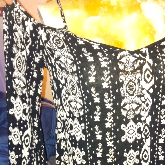 Patrons of Peace Off the shoulder cross back top. Size lrg - Picture 1 of 3